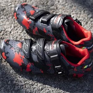 Santic Cycling Shoes-Black/Red Camo-Size 40-Indoor/Road /Bike/Pelton-New